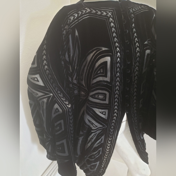 Charles and Patricia Lester couture velvet burnout wrap - Picture 3 of 4